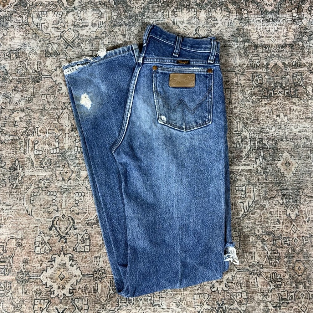 wrangler 13mwz cowboy cut jeans size 30x36 distressed blue denim